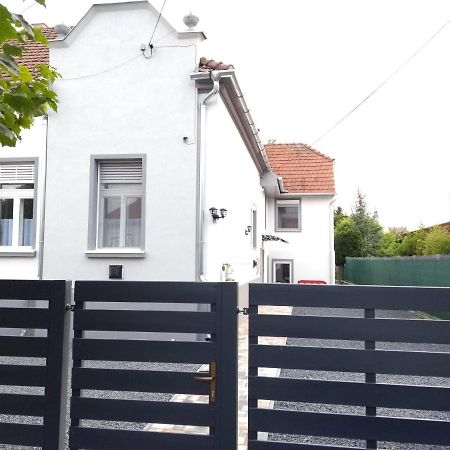 Jade Vendeghaz Daire Pápa Dış mekan fotoğraf