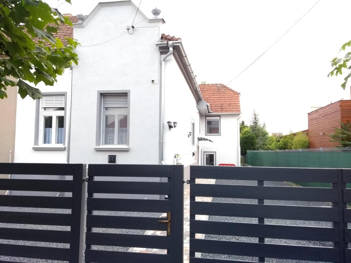 Jade Vendeghaz Daire Pápa Dış mekan fotoğraf